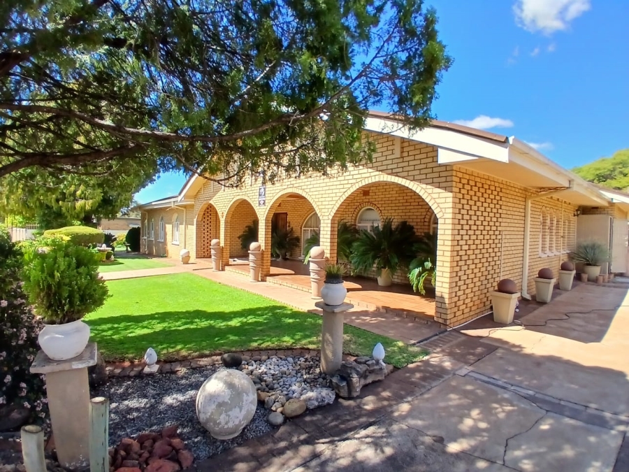 4 Bedroom Property for Sale in Kuruman Northern Cape